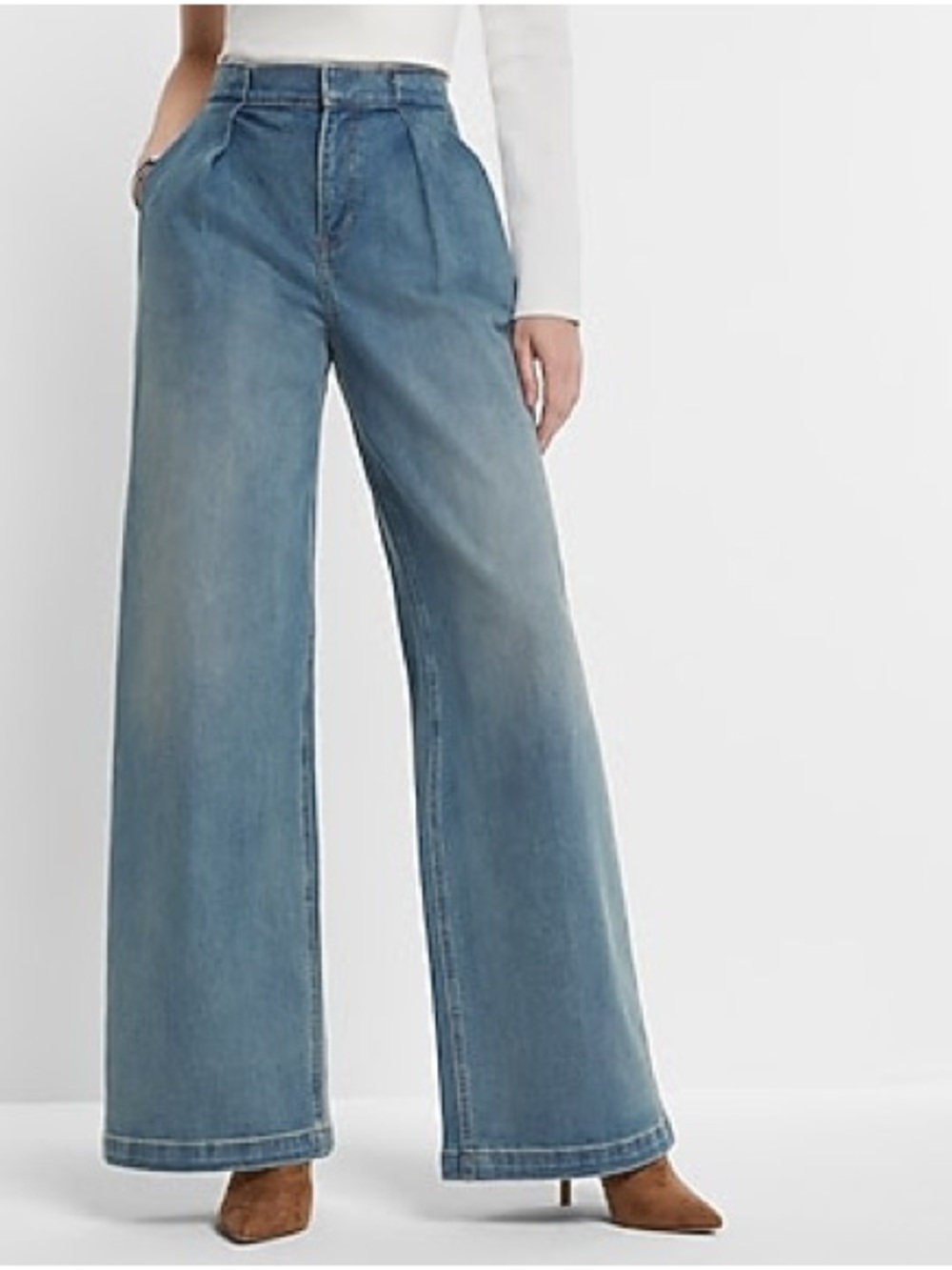 Express Super High Rise Wide Leg Pleated
 Jeans